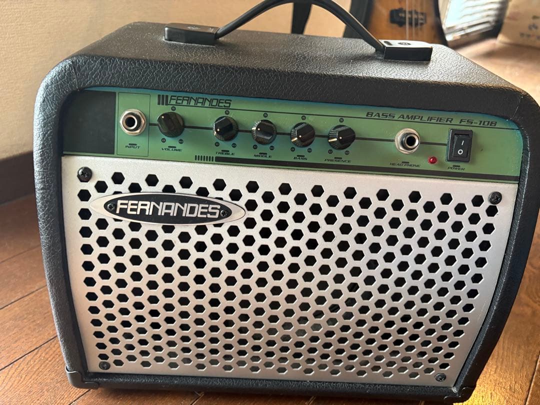 Ibanez エレキベース＆ベースアンプ⭐︎Ibanezケース、ピック、クロス付き