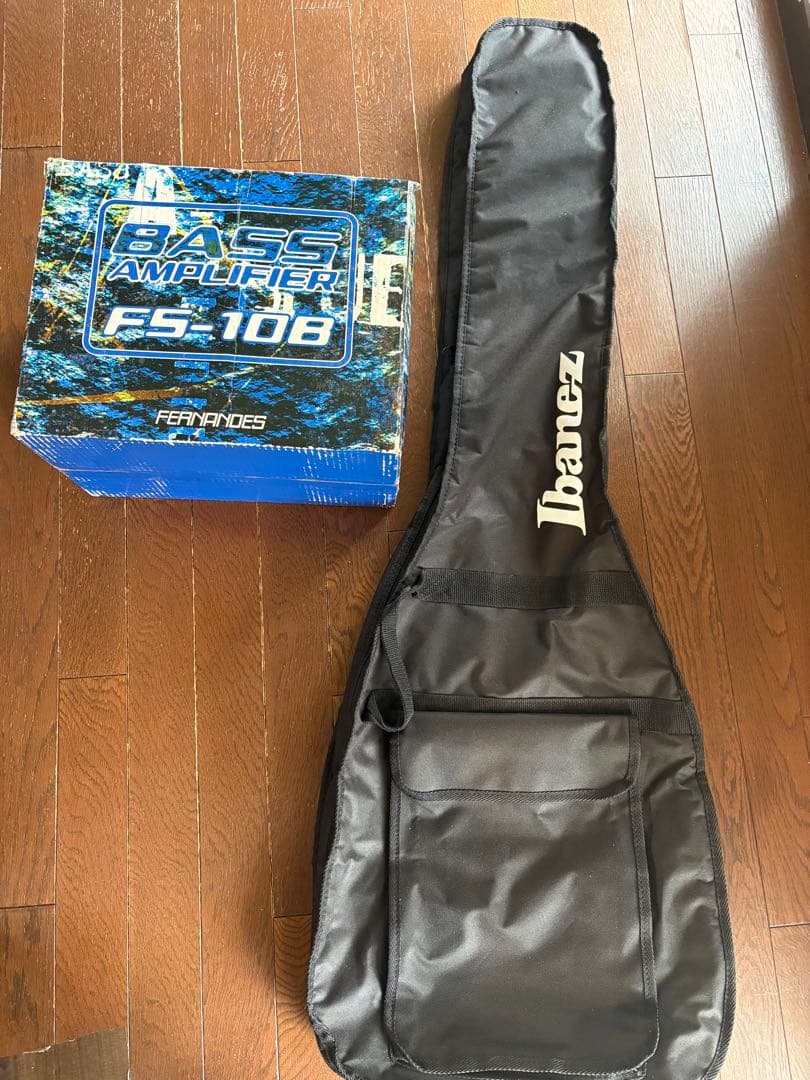 Ibanez エレキベース＆ベースアンプ⭐︎Ibanezケース、ピック、クロス付き