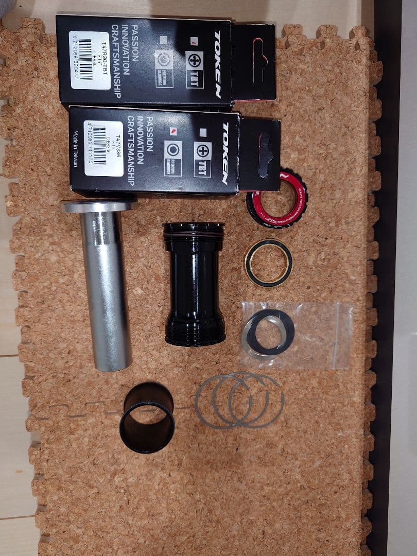 TOKEN ボトムブラケット セラミックBB、専用工具付き