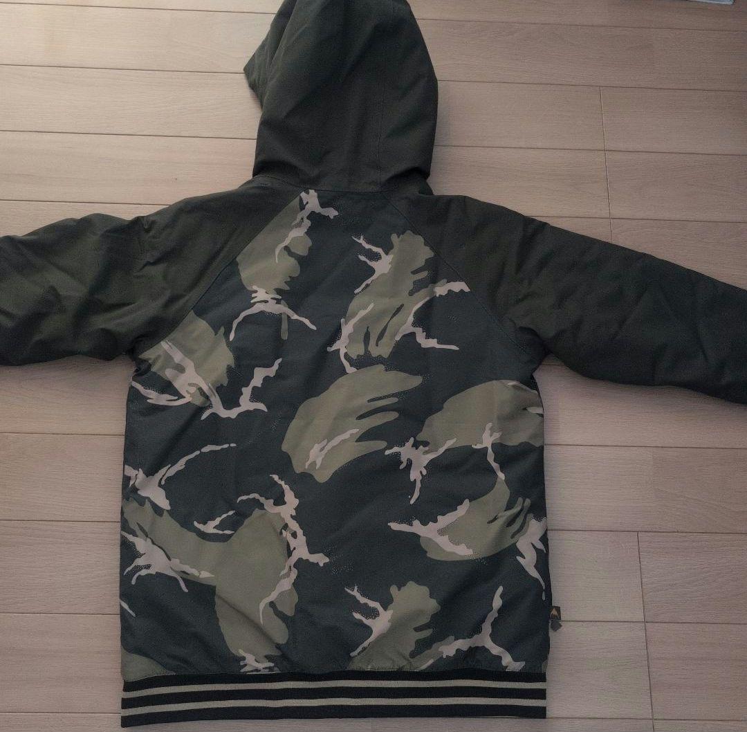 BURTON　カモフラ　スノボウェア　サイズ140