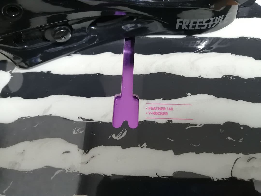 BURTON FEATHER V-ROCKER 140 ビンディング付き