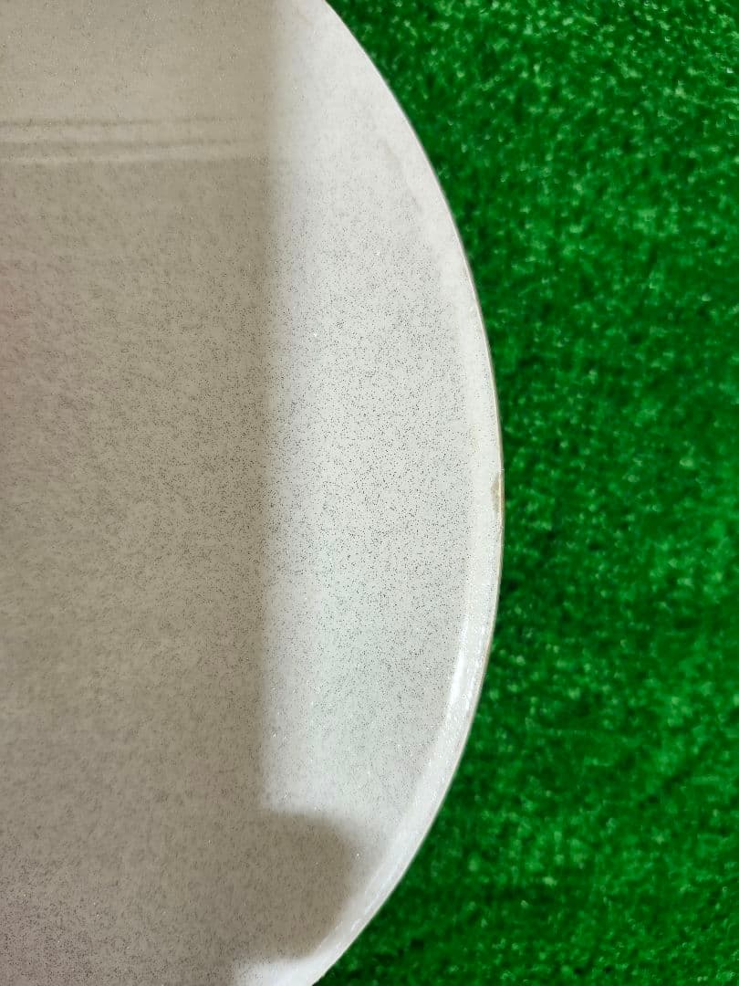 シンプルデザインで全体的に綺麗なレディーススノーボード2点セット