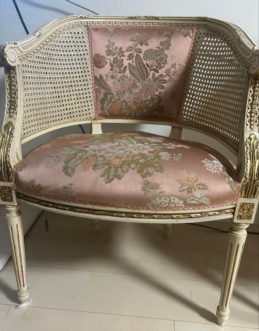 アンティーク 籐椅子 ピンク フラワーパターン