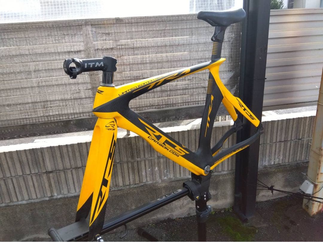 TTR-1 カーボントラックフレーム