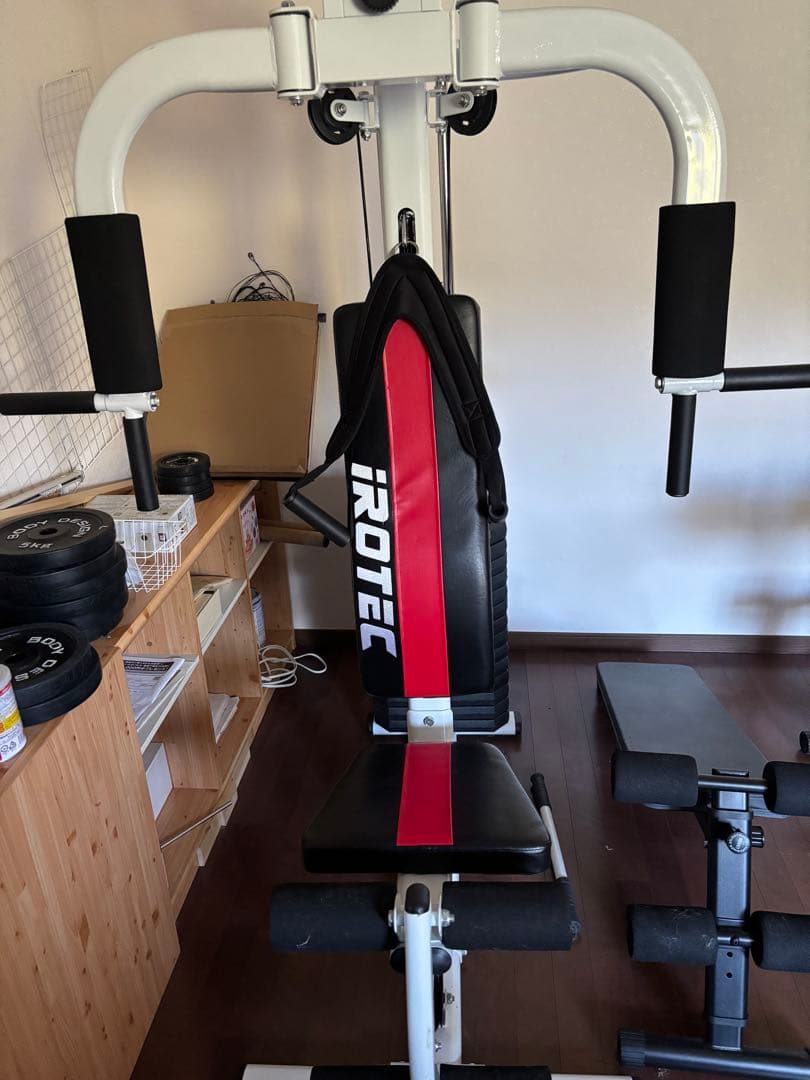 IROTEC ウェイトトレーニングマシン