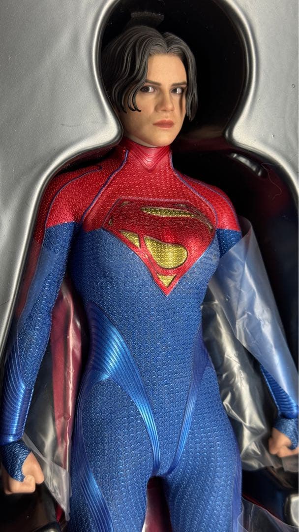 ホットトイズ　The Flash スーパーガール