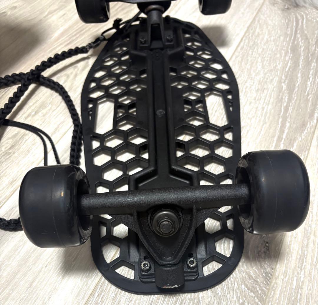 【本日限り早い者勝ち】HEX スケートボード リーシュコード付きハニカムデッキ