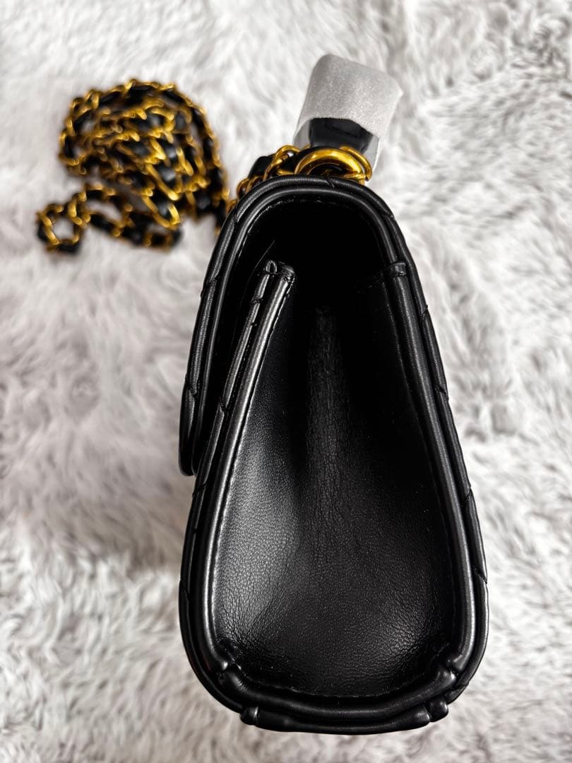 CHANEL ブラックレザー ミニバッグ