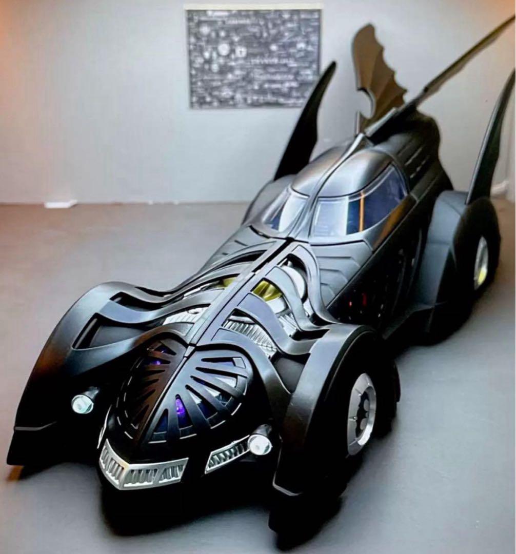 1/18 バットモービル 1995 バットマン 合金車　ミニカー