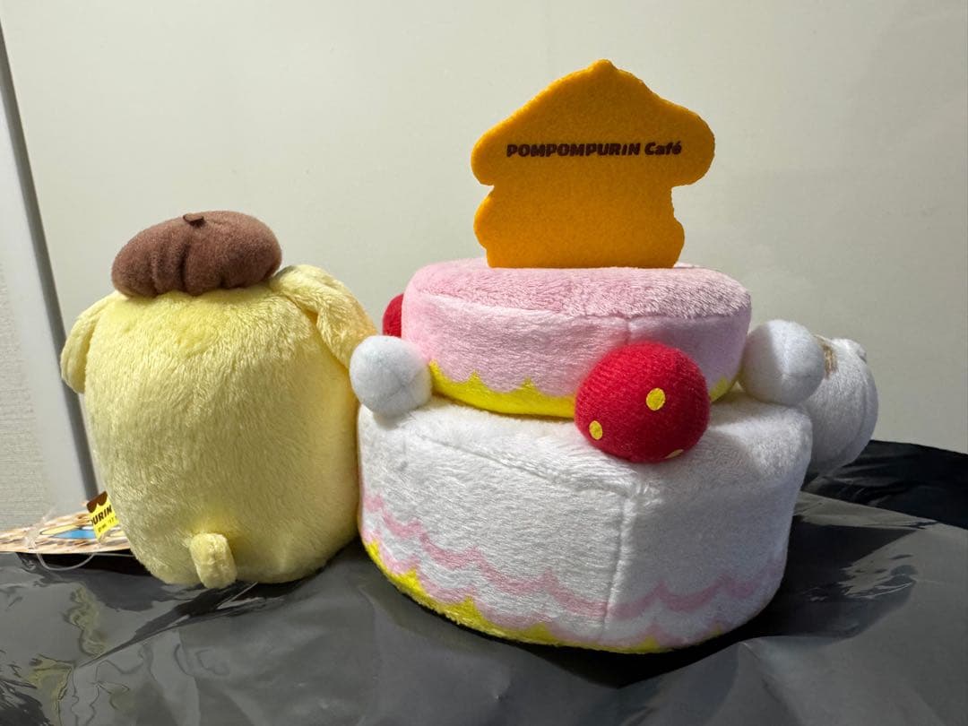 ポムポムプリン バースデーケーキぬいぐるみ