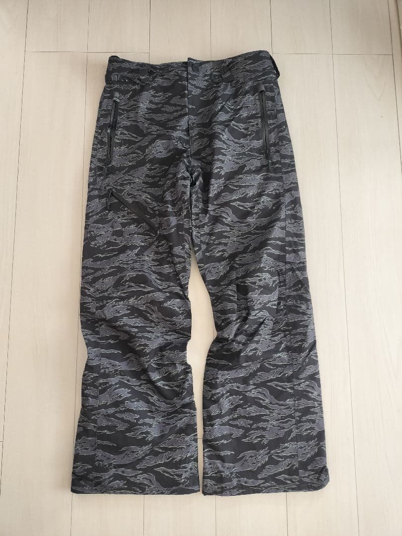 ⭐️期間限定値下げ　VOLCOM スノーボードウェア上下セット（GORE-TEX）