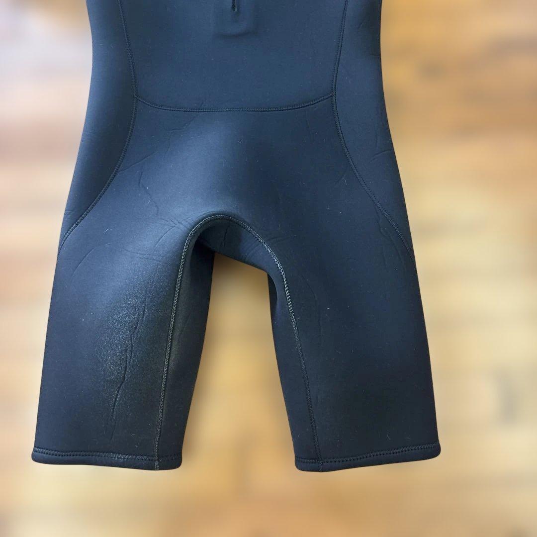 BEWET ブラック 半袖膝下ウェットスーツ