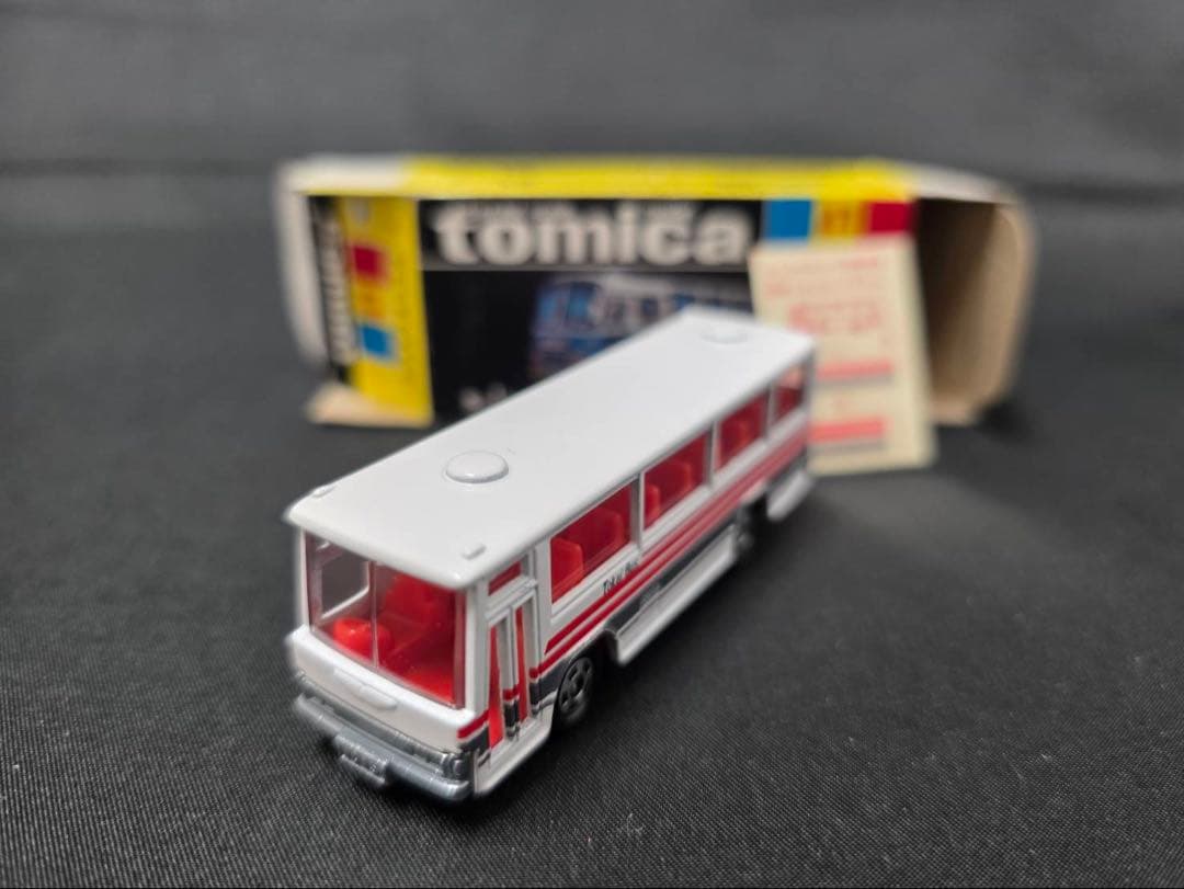 トミカ黒箱41三菱ふそう東名高速バス(日本製)小田急特注