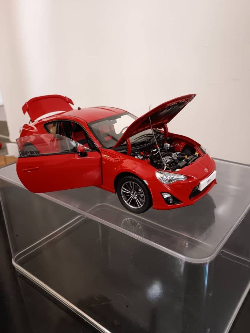 トヨタ　86左ハンドル1:18