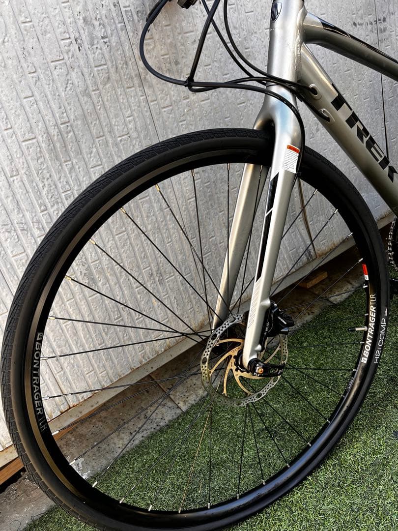 TREK FXS4 トレック　ロードバイク