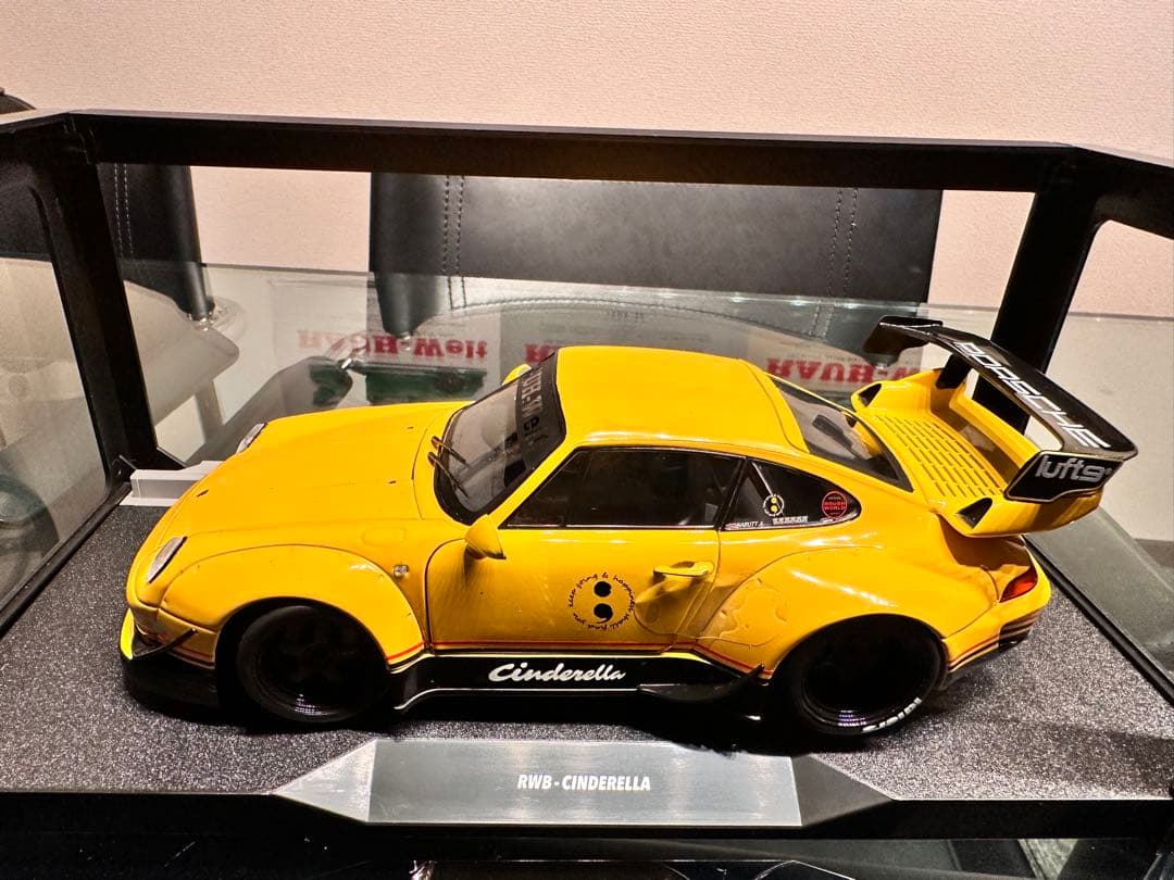 RWB Cinderella イエロー 1/18 ミニカー