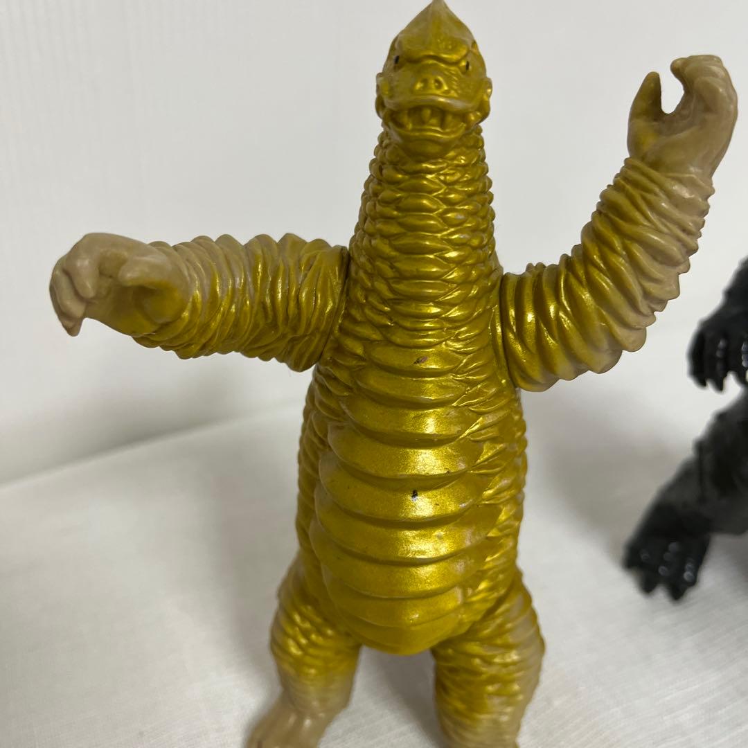 日本製　ウルトラマン怪獣フィギュア　ソフビ　円谷プロ　4体