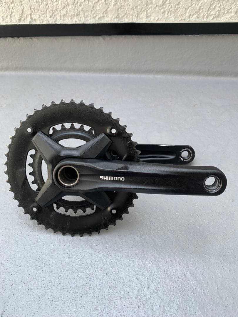 SHIMANO コンポーネントセット クランク　ブレーキハブ