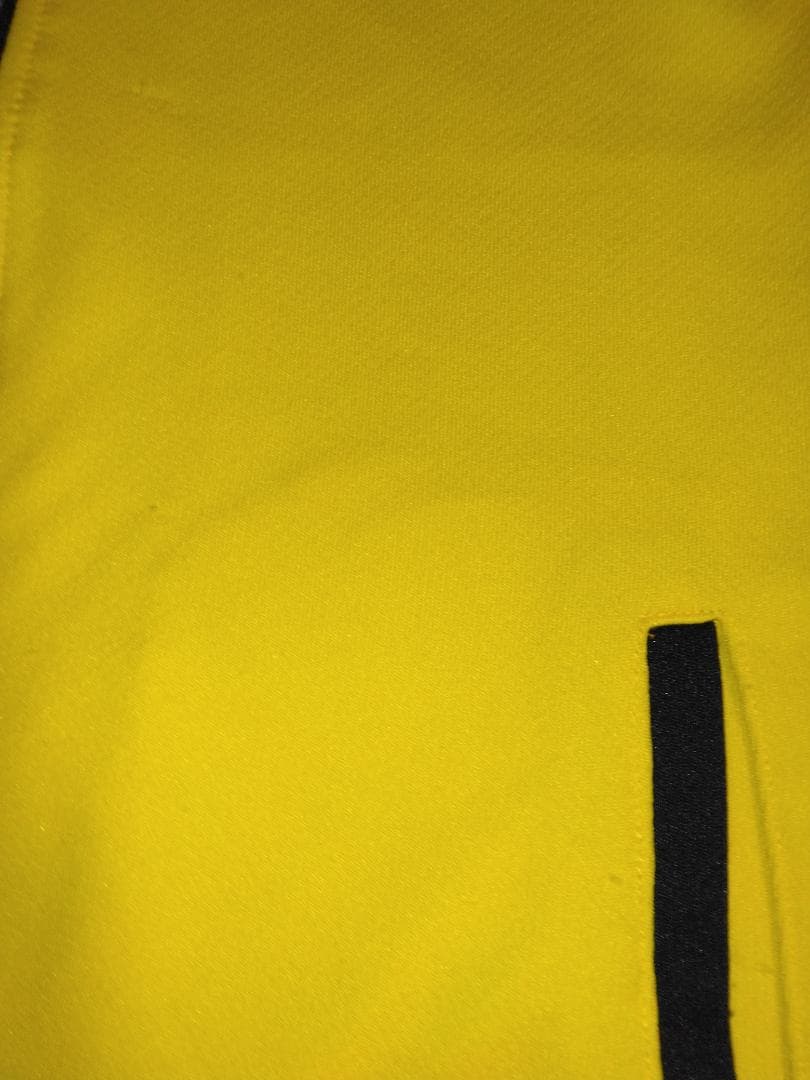 美品【（160）サッカー リベルタのユニフォーム4点・ソックス・スネあて】