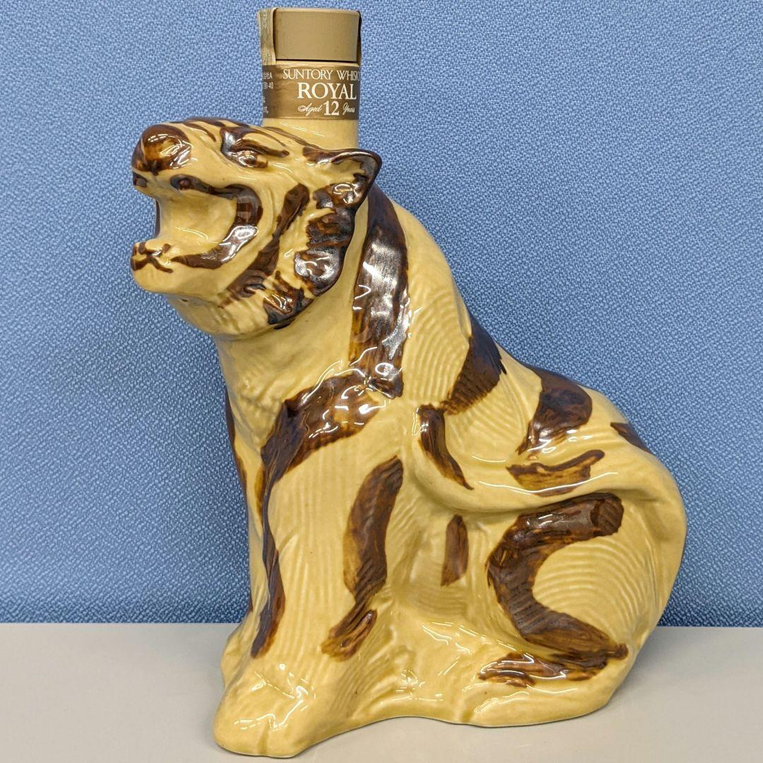 サントリーローヤル12年　干支　寅歳ボトル　600ml 43%　箱あり