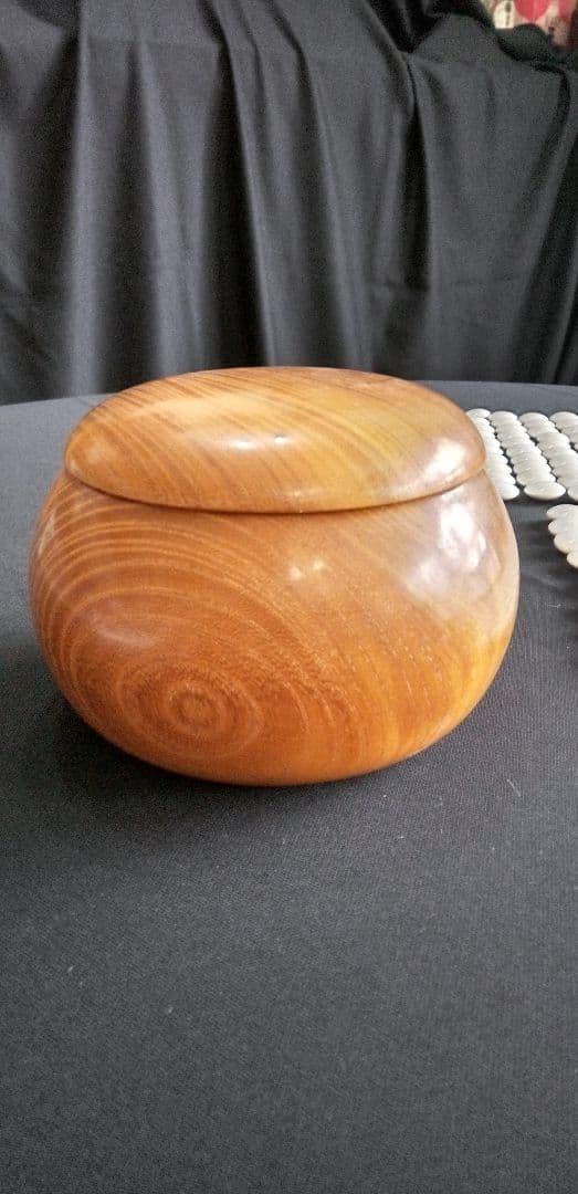 蛤白石 181個 、那智黒石、189個欅木製ボウル2個セット