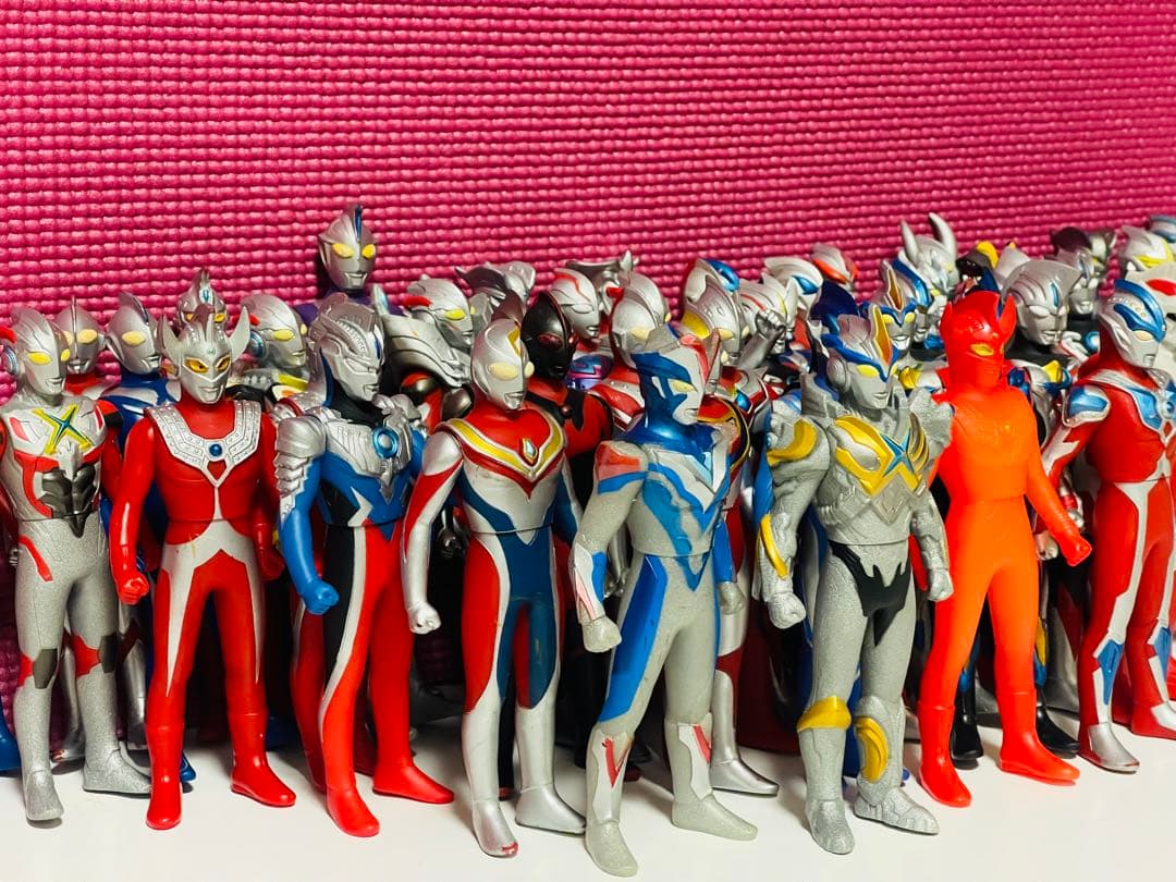 ❁在庫一掃SALE❁ ウルトラマン　ソフビ　まとめ売り　51体＋おまけ付き
