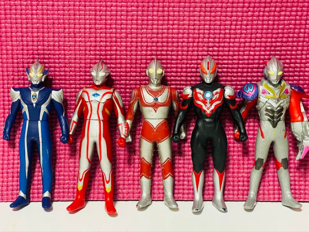 ❁在庫一掃SALE❁ ウルトラマン　ソフビ　まとめ売り　51体＋おまけ付き