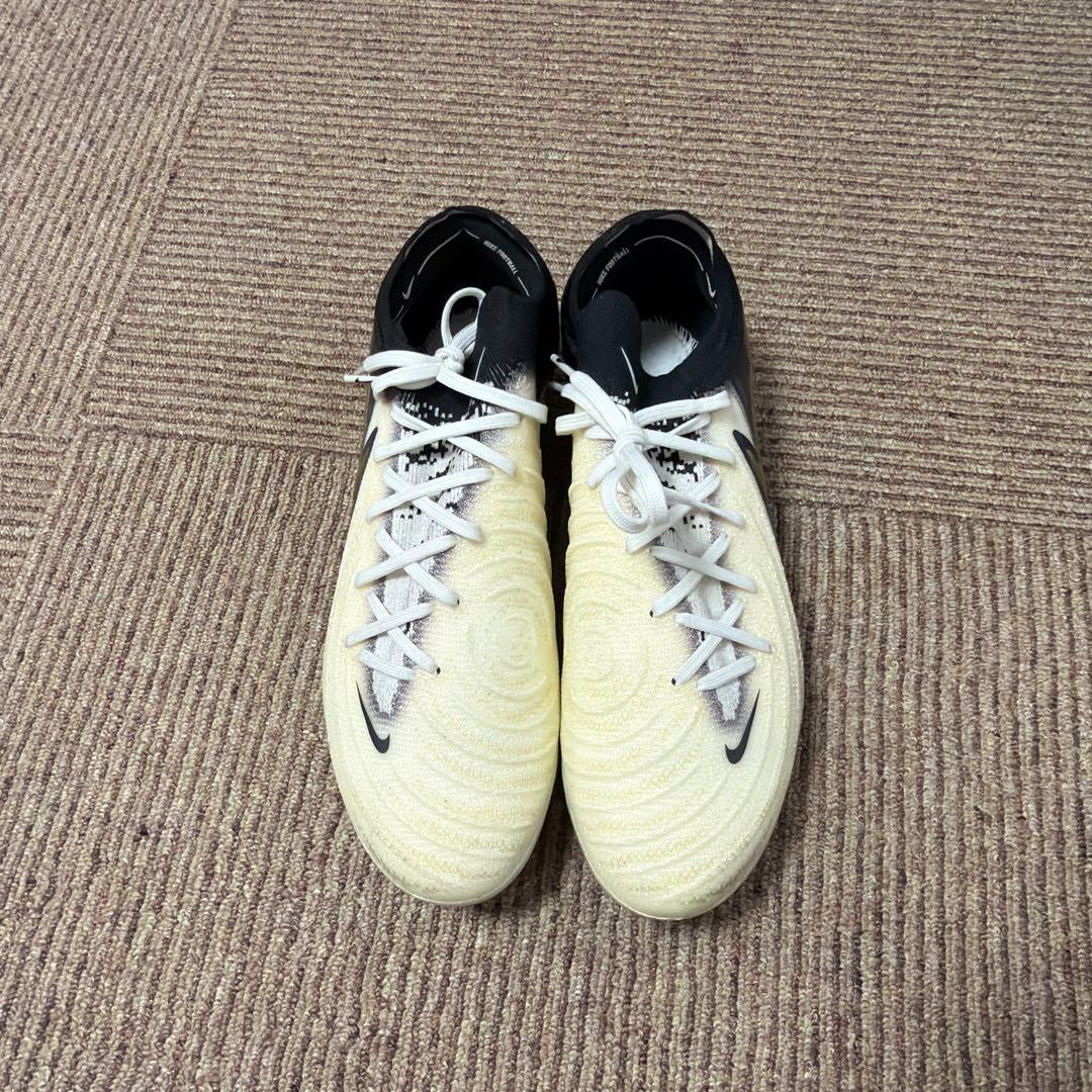 Nike ファントム ホワイト/ブラック/ゴールド