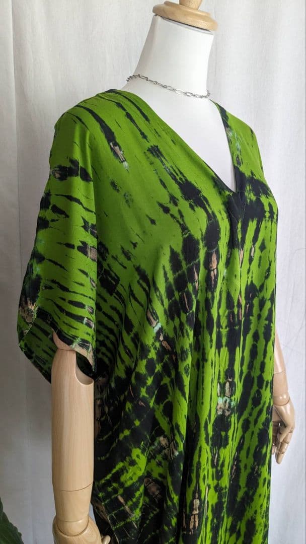 五分袖✨カフタンドレスワンピース　グリーン　ロング丈　体型カバー　タイダイ