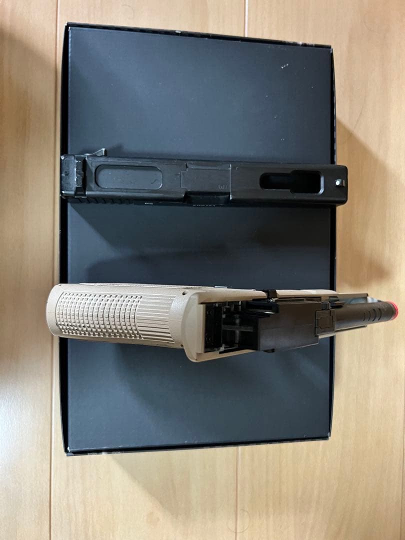 東京マルイGLOCK 18C 電動ガン タンカラー　マガジン等　18歳以上