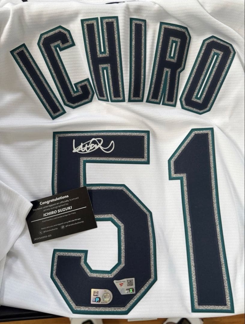 イチロー サイン入りユニホームマリナーズ 証明シール付