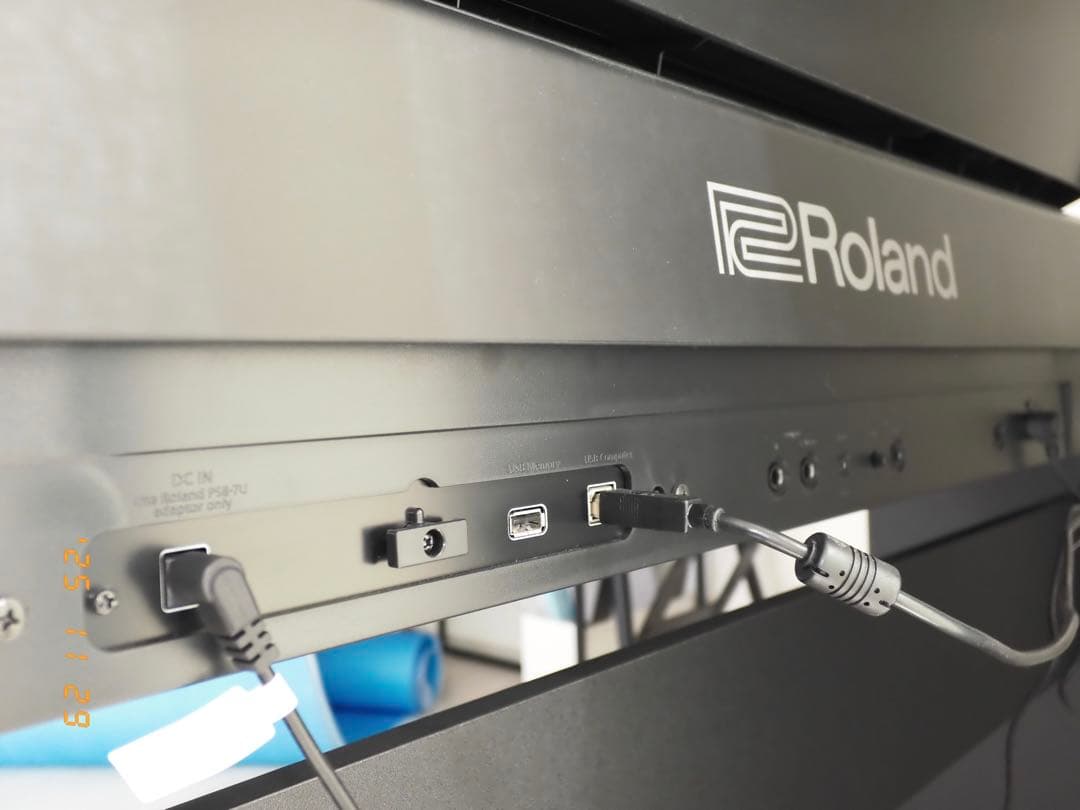 【手渡し1万円値引き】ローランド 88鍵電子ピアノ。専用スタンド付き