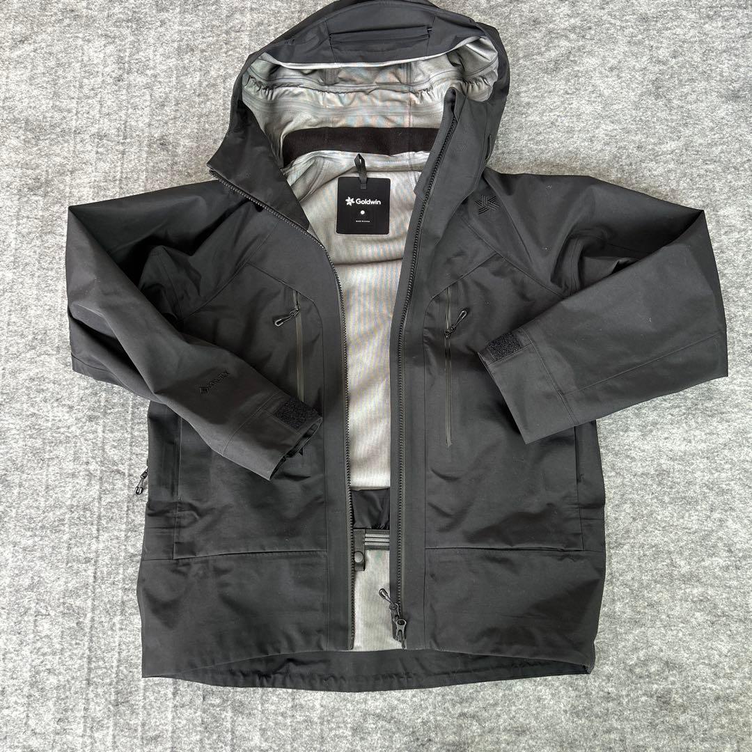 ゴールドウィン　スキーウエア上下セット
