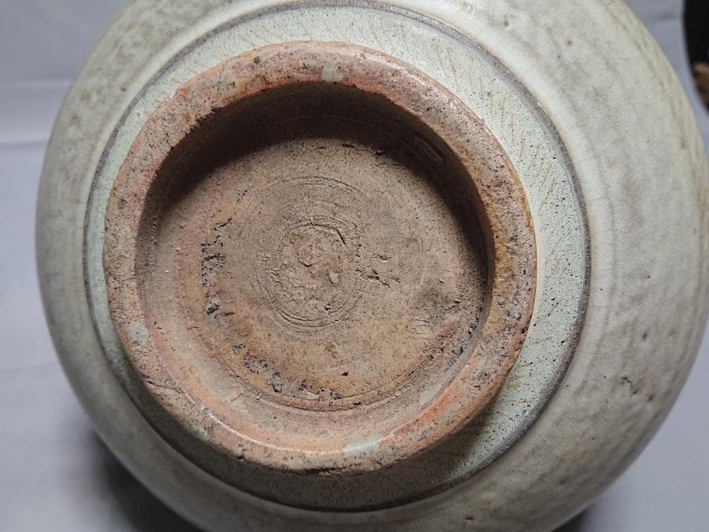 コレクター収集品　タイ　スワンカローク　鉄絵草花紋僧侶托鉢鉢　13～15世紀