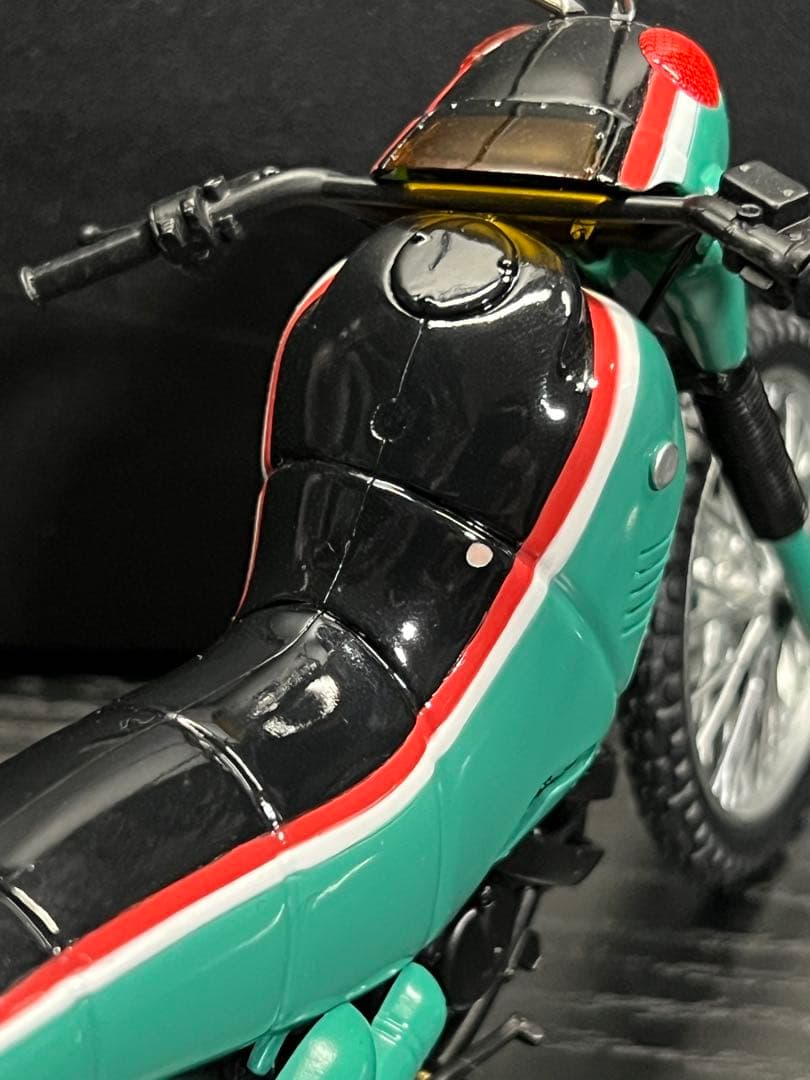 フィギュアーツ真骨彫と組合せ可！仮面ライダーブラックバトルホッパー模型