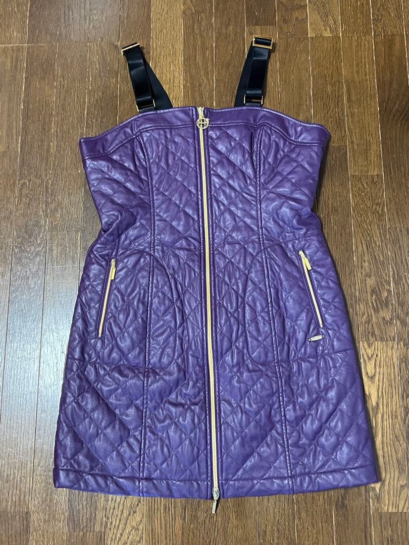 ヒールクリークニット×ジャンパースカート×レッグウォーマー