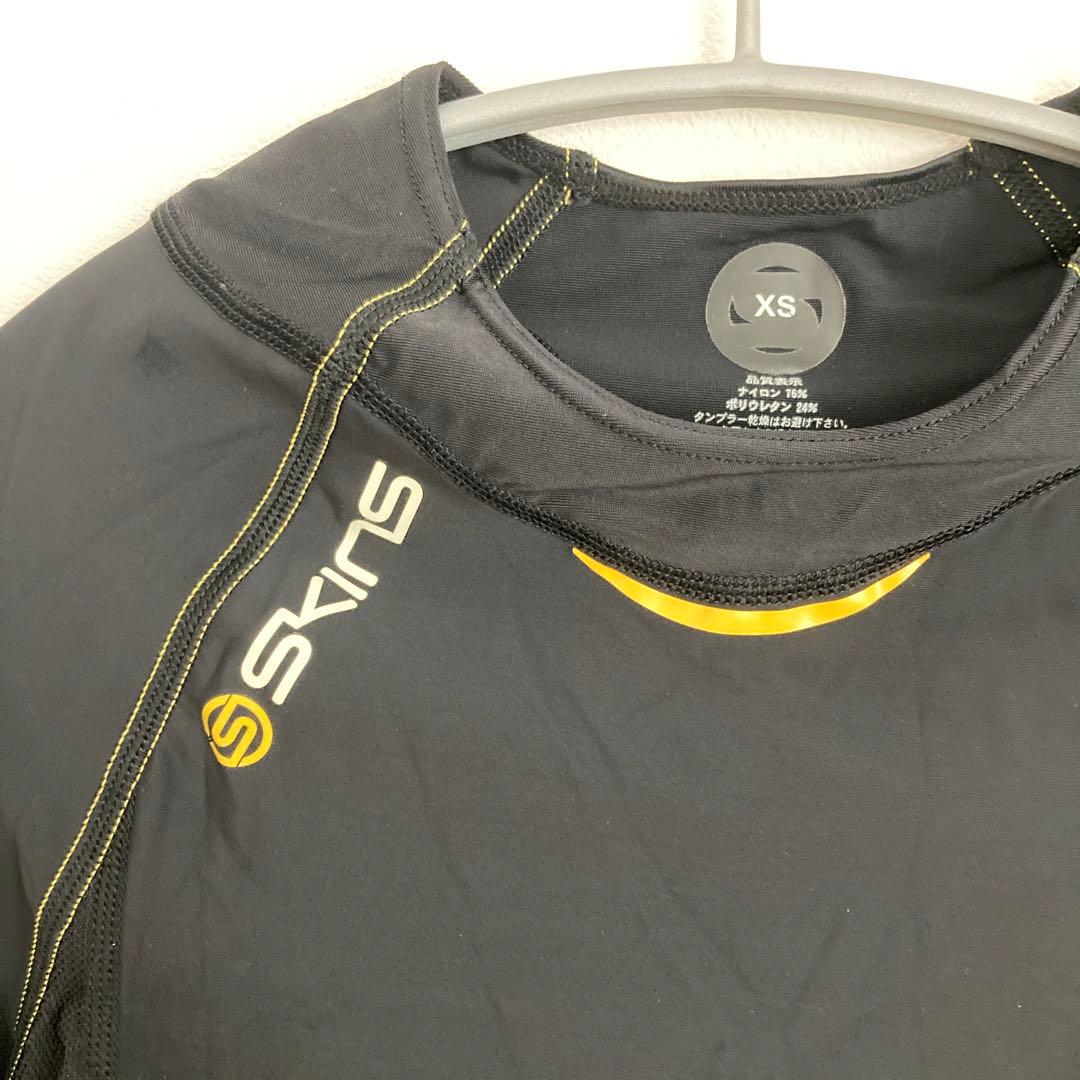 スキンズSKINSコンプレッションTシャツ　長袖トップスシャツ　メンズXS