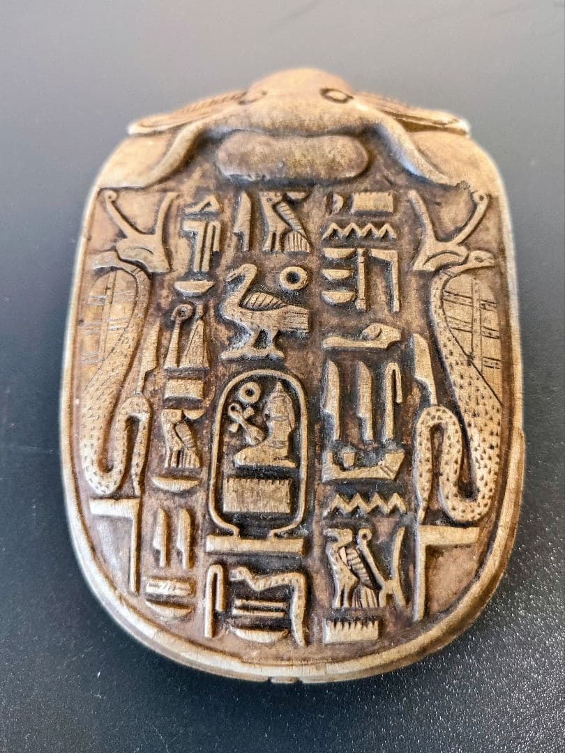 ヴィンテージ　エジプト　アピス神雄牛頭のスカラベ石彫り