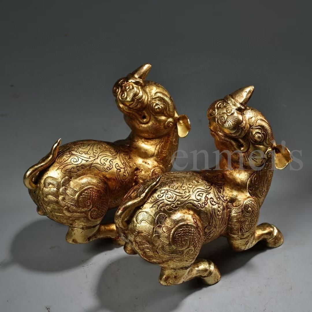 純銅製 鎏金 回頭獣 彫刻置物／一対セット