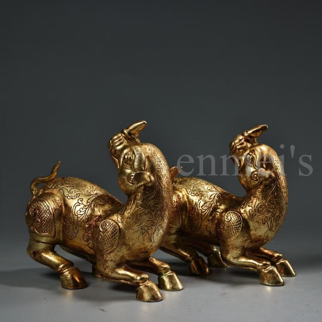純銅製 鎏金 回頭獣 彫刻置物／一対セット