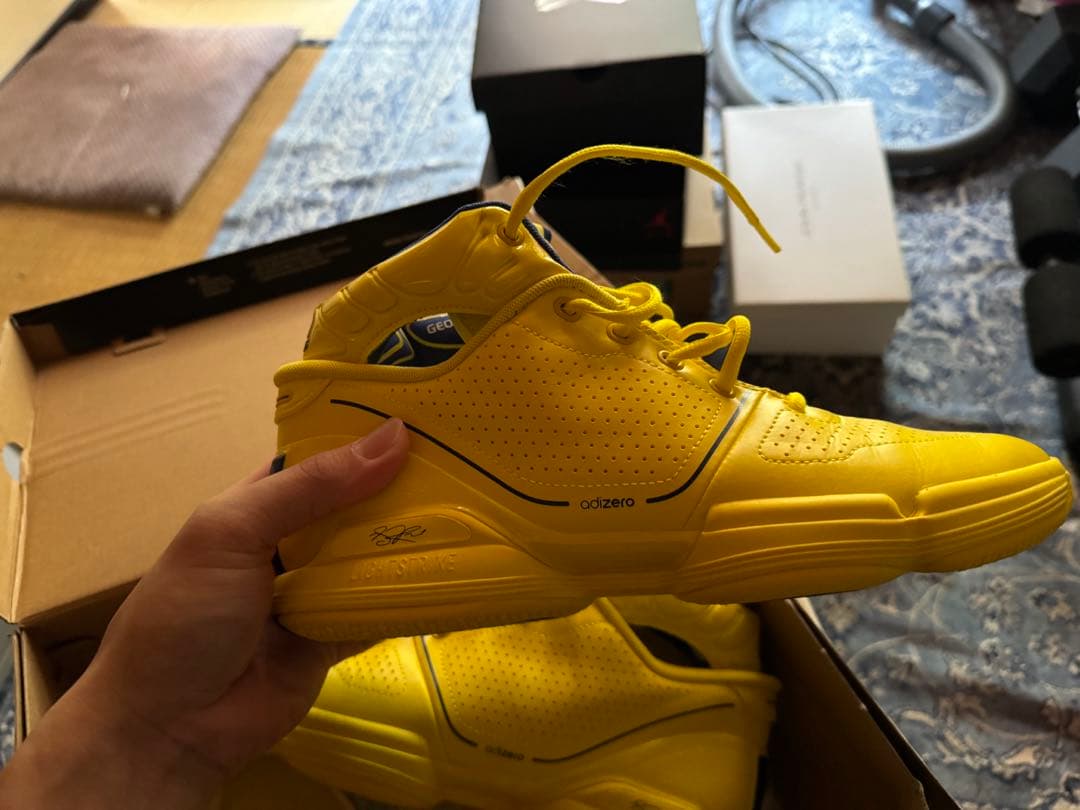 シューズ(男性用) Adizero D Rose1 Restomod