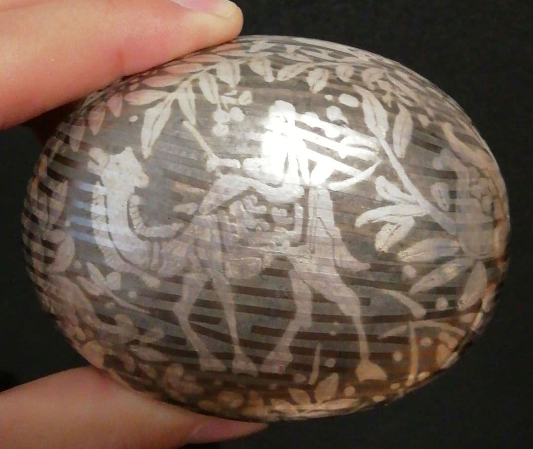 宮崎祐輔作　白金銀彩　駱駝文　香合　共箱　共布　略歴付　茶道具