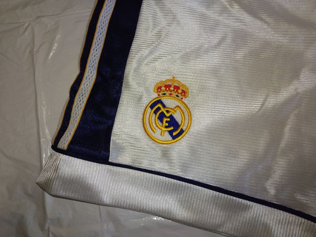 adidasレアル・マドリード98/00ホーム シャツ、パンツセット 未使用品