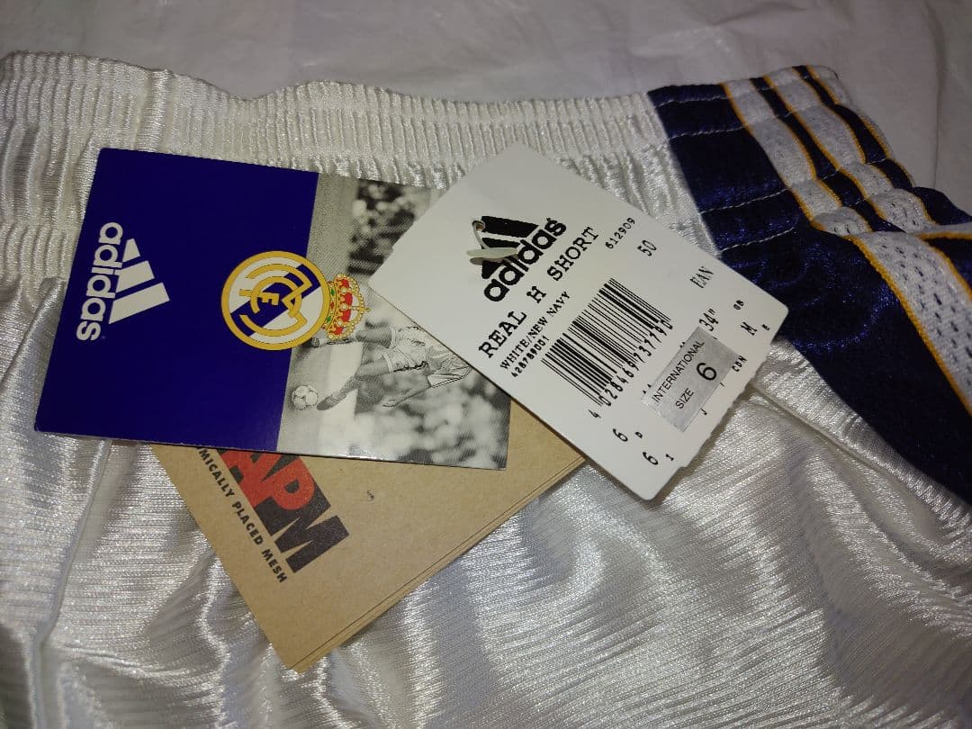 adidasレアル・マドリード98/00ホーム シャツ、パンツセット 未使用品