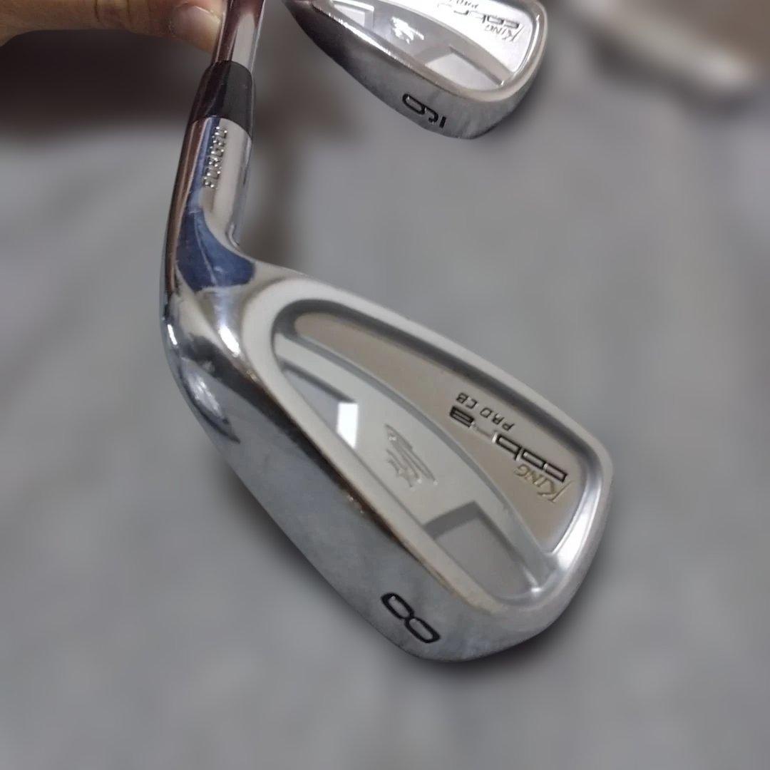 クラブ一式　アイアン4本、ウェッジ3本、ユーティリティ1本、FW 1本