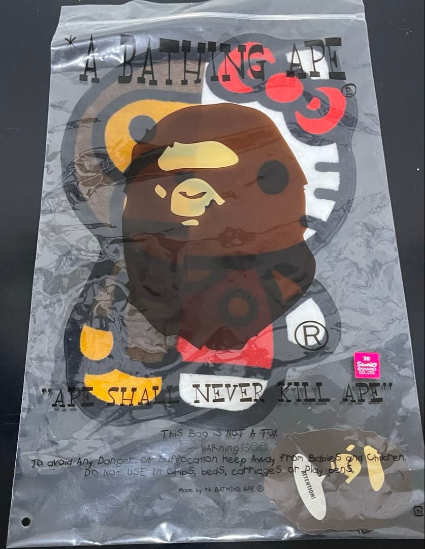 A BATHING APE × KITTY コラボ ハンドタオル
