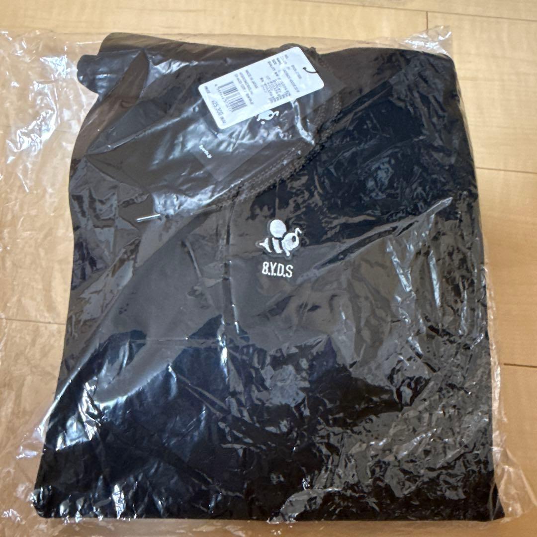 8YARDS. ブラックパーカー L