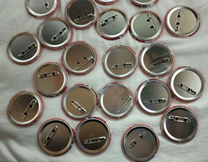 すとぷり　莉犬　缶バッチ　アリツア　旗持ち　デフォ