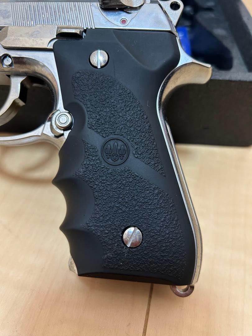 東京マルイ　m92fのステンレスモデル