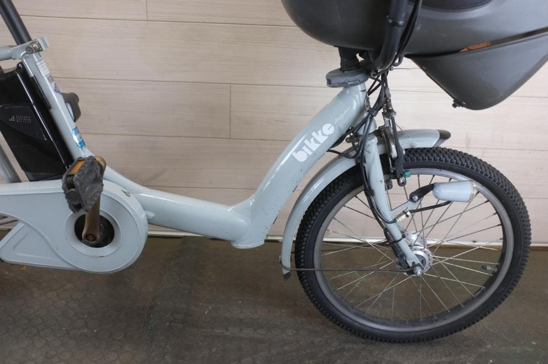 ムギ )ブリヂストBikkeポーラ　20インチ　3段　8.9Ah充電器あり